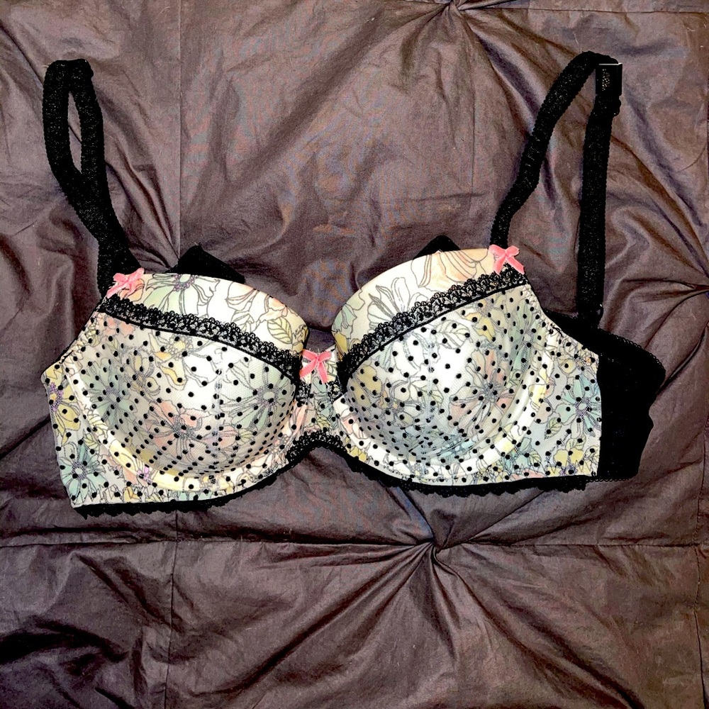 Victoria Secret bra new with tags 36 c